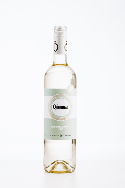 O%riginal Alcohol Free Weiß – blumig-frischer alkoholfreier Weißwein mit Muskateller-Aromen, klar und lebendig.