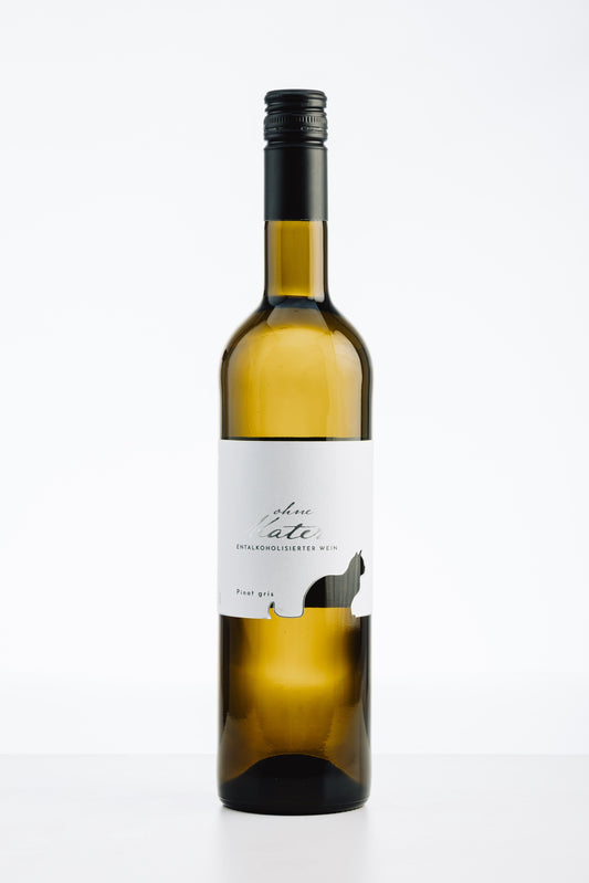 Pinot Gris ‚ohne Kater‘ – alkoholfreier Grauburgunder mit Aromen von Birne, Apfel und Zitrus, fruchtig-mild mit Rest­süße.