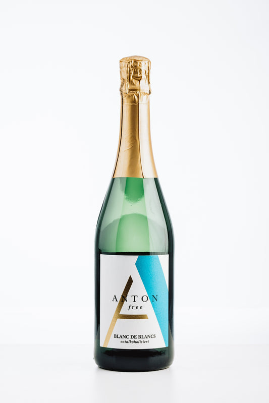 Anton Blanc de Blancs Sparkling alkoholfrei – eleganter alkoholfreier Grauburgunder-Sekt mit Aromen von Birne, Honigmelone und feiner Mineralität.